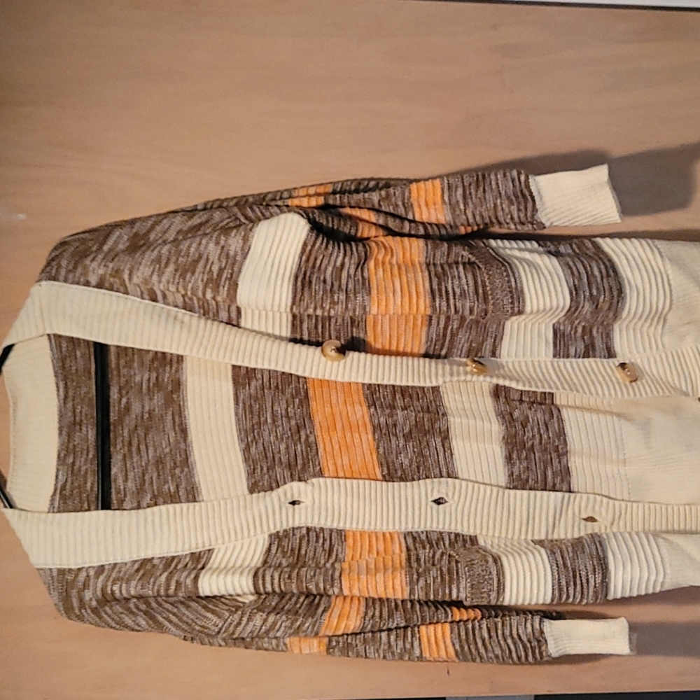 Super cozy womens cardigan. Worn once